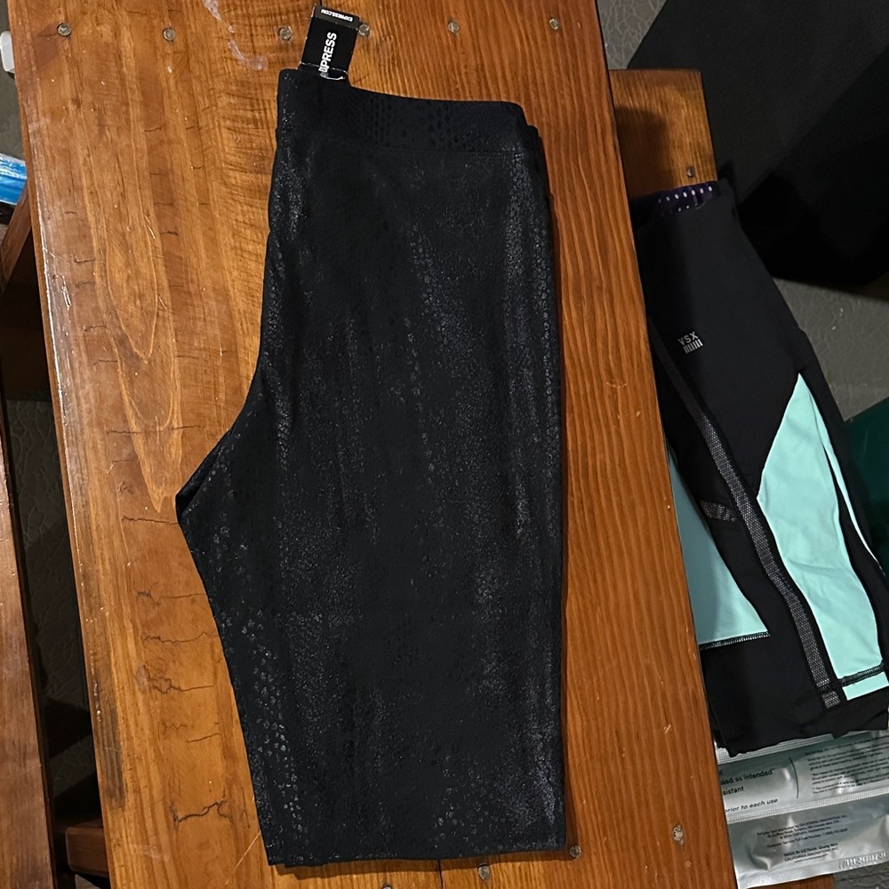Express Black Shimmer Snakeskin print Leggings